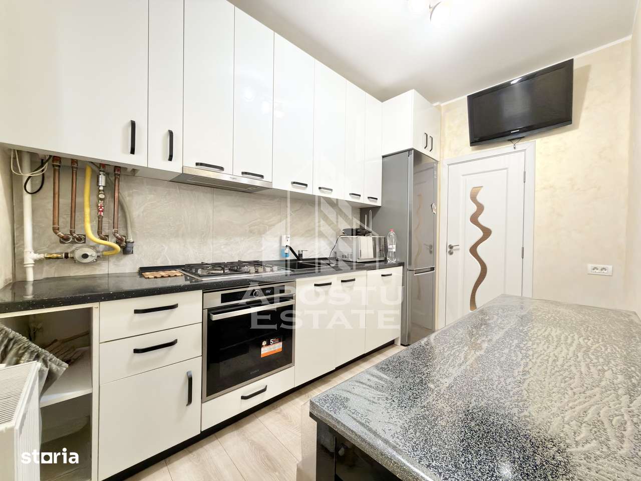 Apartament cu 2 camere decomandat si gradina proprie de 40 mp in Giroc - Imagine principală: 4/12