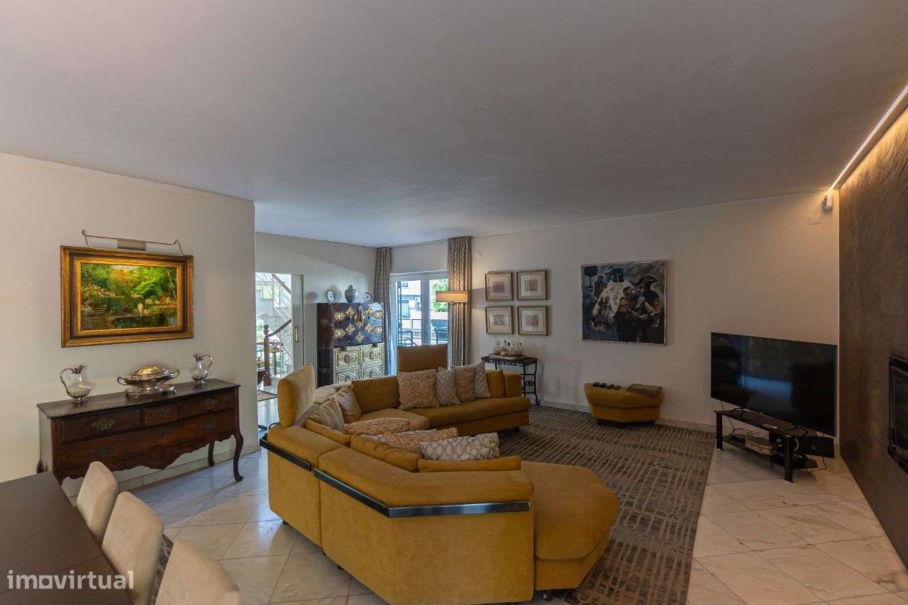 Moradia totalmente remodelada na melhor zona das Antas-6