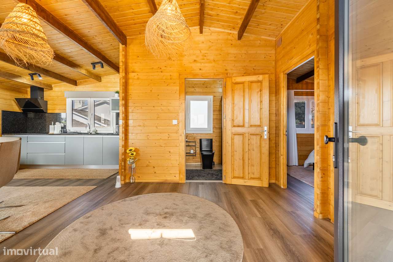 Moradia individual T2 térrea com piscina-11