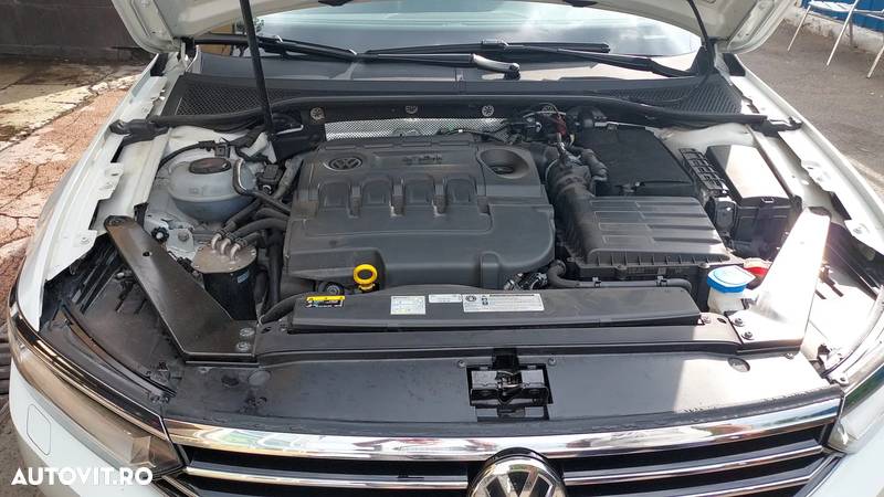 Volkswagen Passat Variant 2.0 TDI DSG (BlueMotion Technology) Highline - 13
