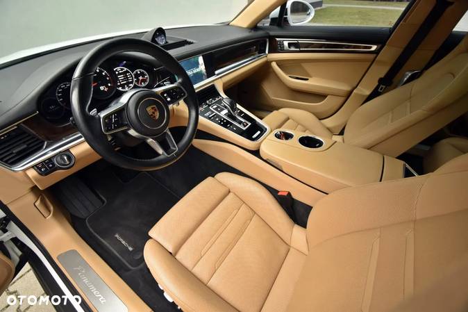 Porsche Panamera Standard - 13