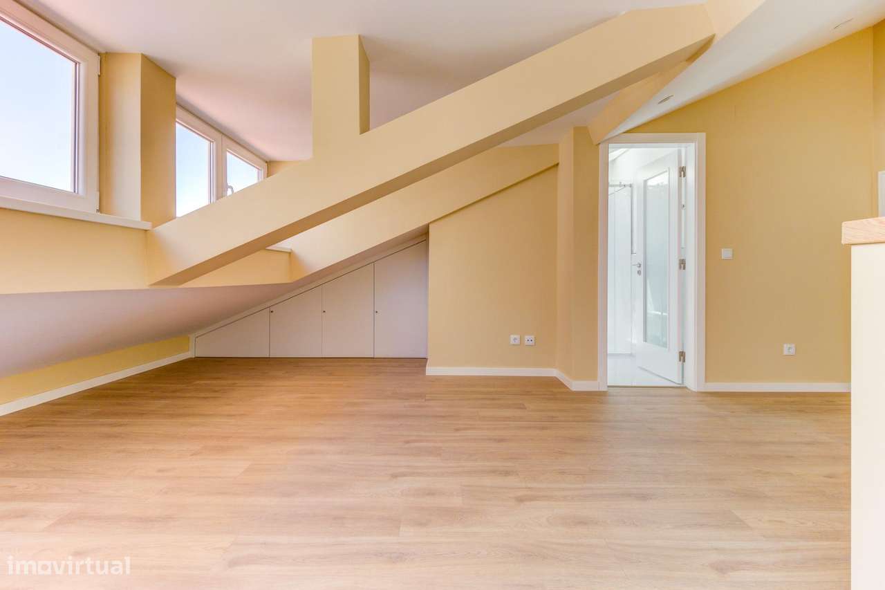 Apartamento T2 Duplex com 140m2, no Prédio Villa Donella em Massamá - Grande imagem: 4/23