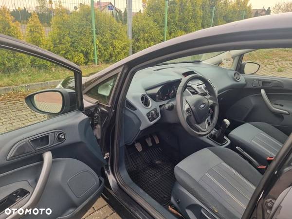 Ford Fiesta 1.25 Ambiente - 23