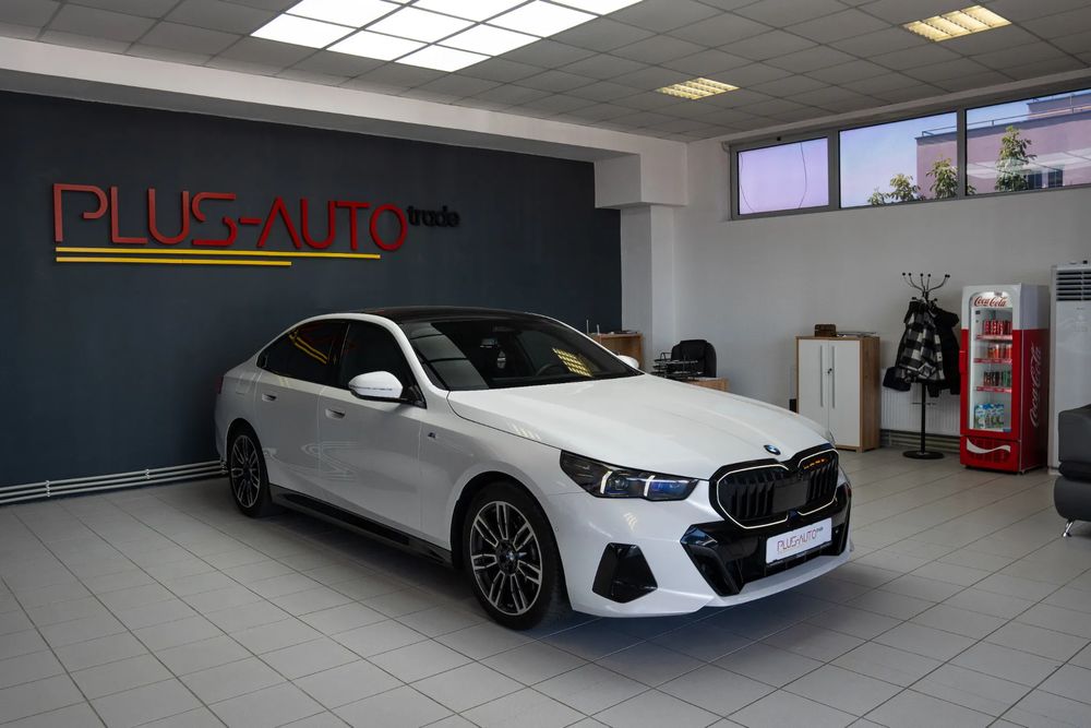 BMW 5 Series G60/G61 [2023-Prezent] 520i AT MHEV 2023