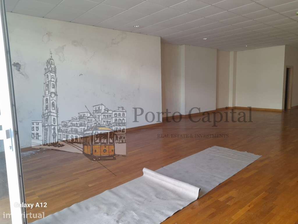 Excelente armazem junto ao Hospital de Santo António - Grande imagem: 4/20