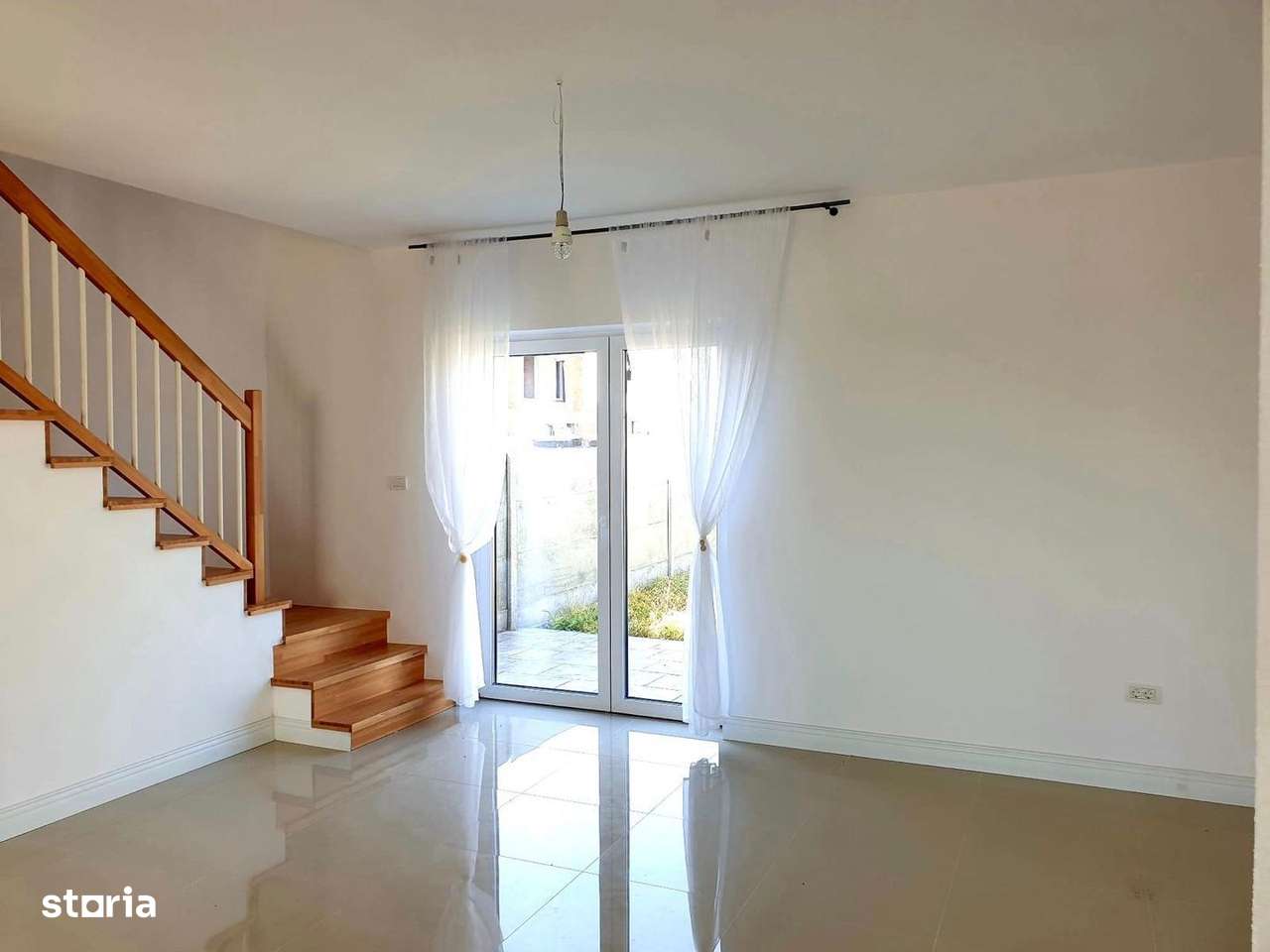 Triplex cu 4 camere,  in vatra satului - toate utilitatile - Sacalaz - Imagine principală: 4/16