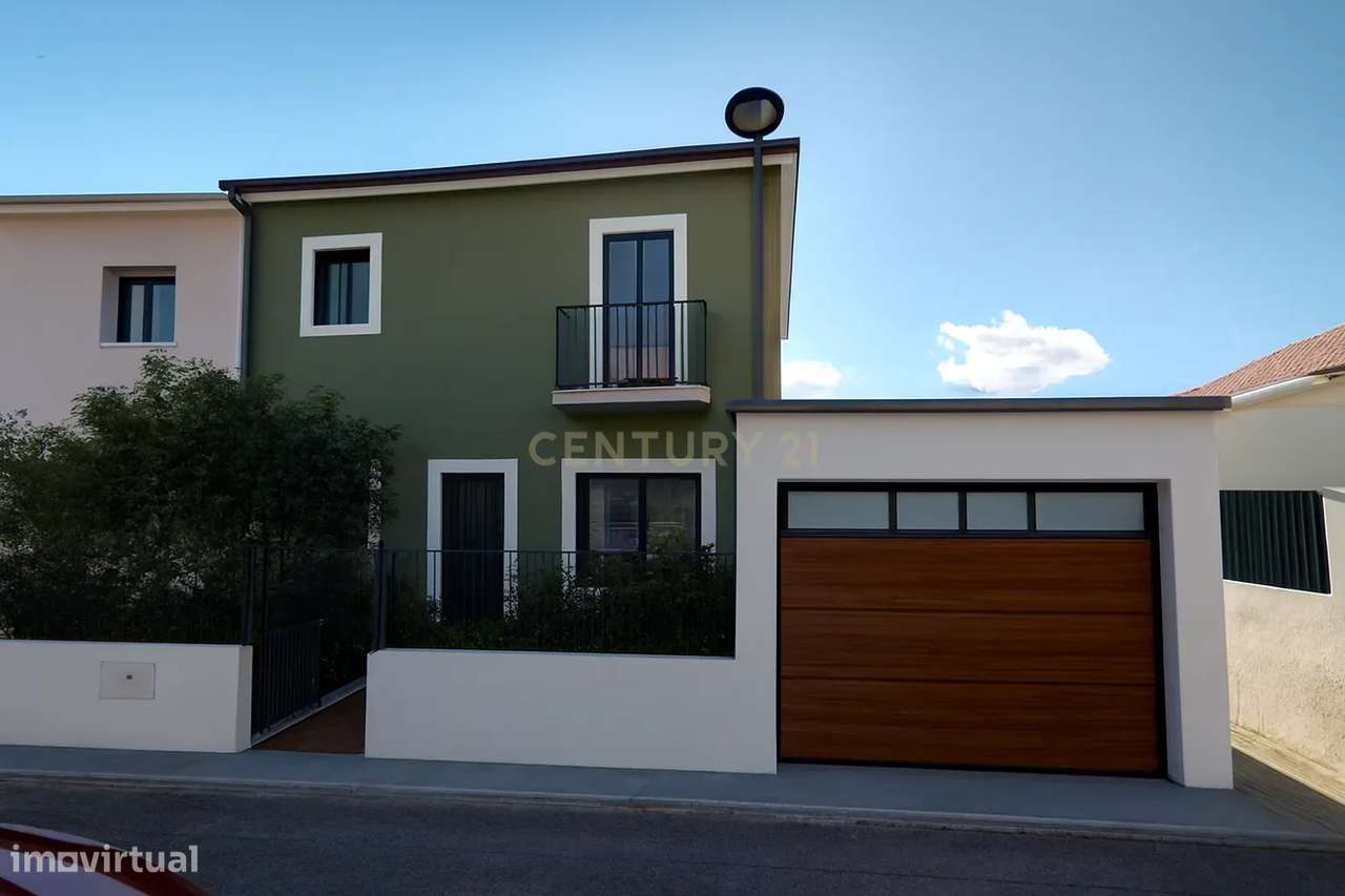 Moradia com Logradouro na Ajuda — Potencial Único - Grande imagem: 5/29