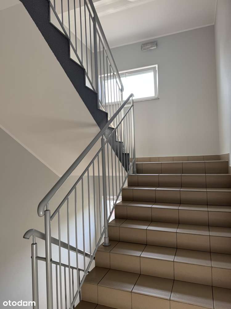 2. Pokoje, duży balkon, cicha okolica.-18
