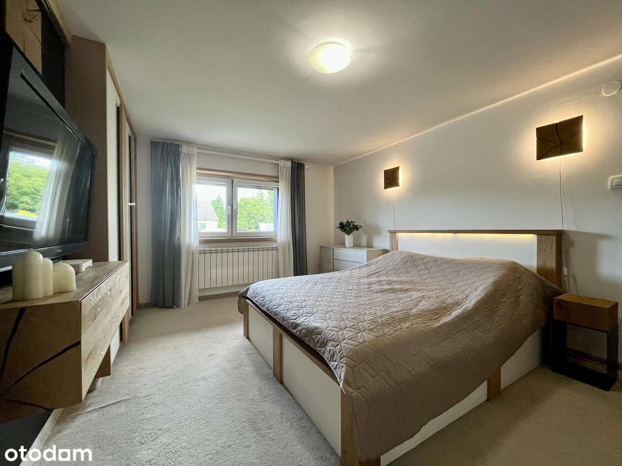 Przestronny dom z dużym ogrodem i możliwościami-10