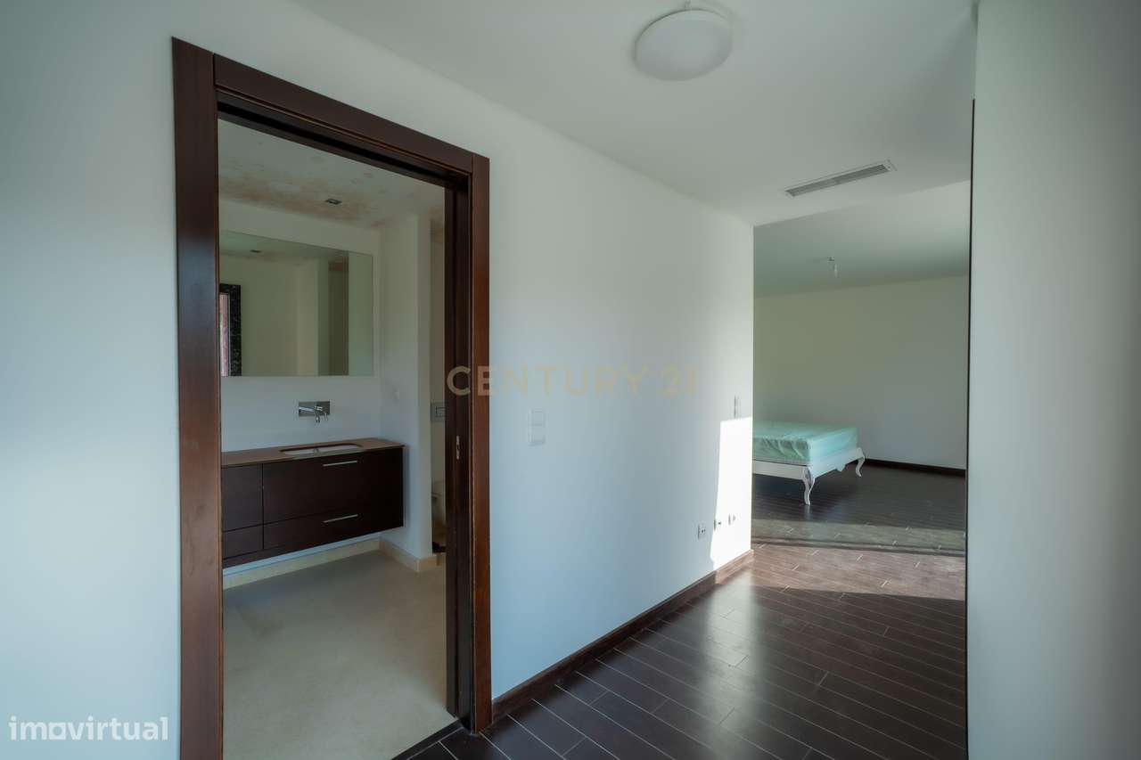 Moradia T4 com Piscina Privativa | Bicesse, Cascais-34