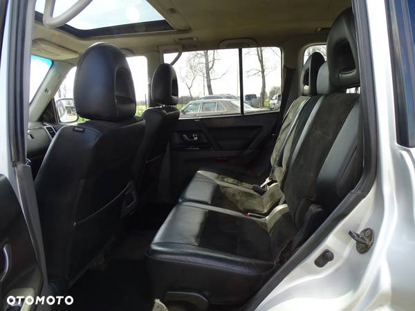 Mitsubishi Pajero 3.2 DID - 17