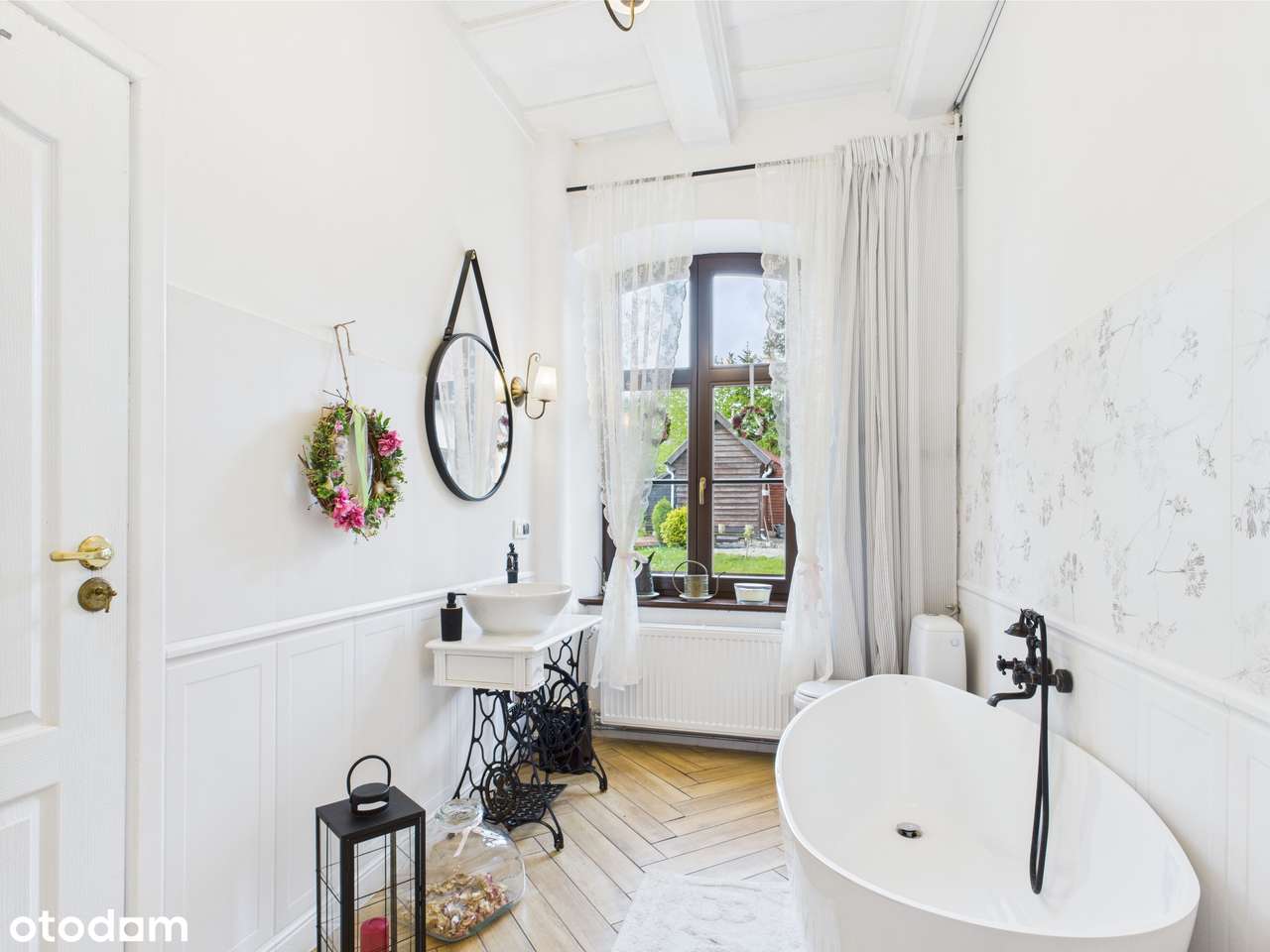 Dworek nad jeziorem na Mazurach - usługi hotelowe/gastronomiczne-11