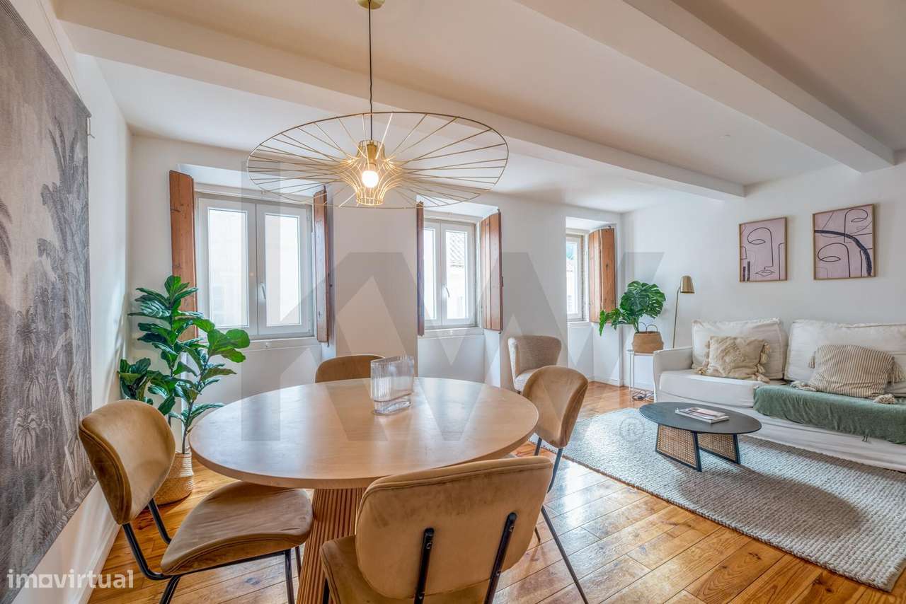 Apartamento T1 Remodelado na Lapa – Tradição, Conforto e Luminosidade - Grande imagem: 3/26