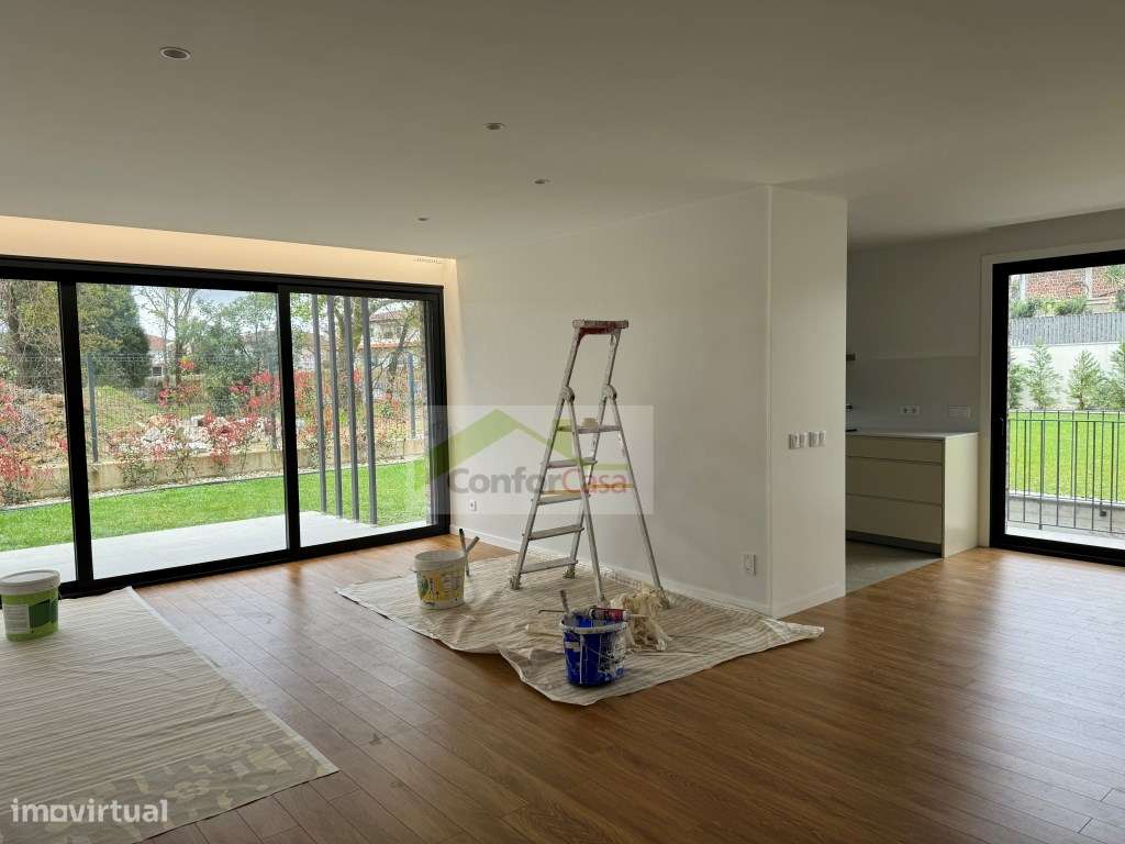 Moradias Luxuosas Novas T3 em Palmeira - Braga, com Jardim e Suítes-9