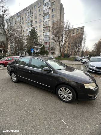 Volkswagen Passat 2.0 TDI DPF Highline - 2