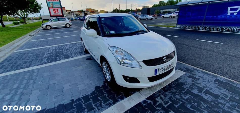 Suzuki Swift 1.2 Premium - 4