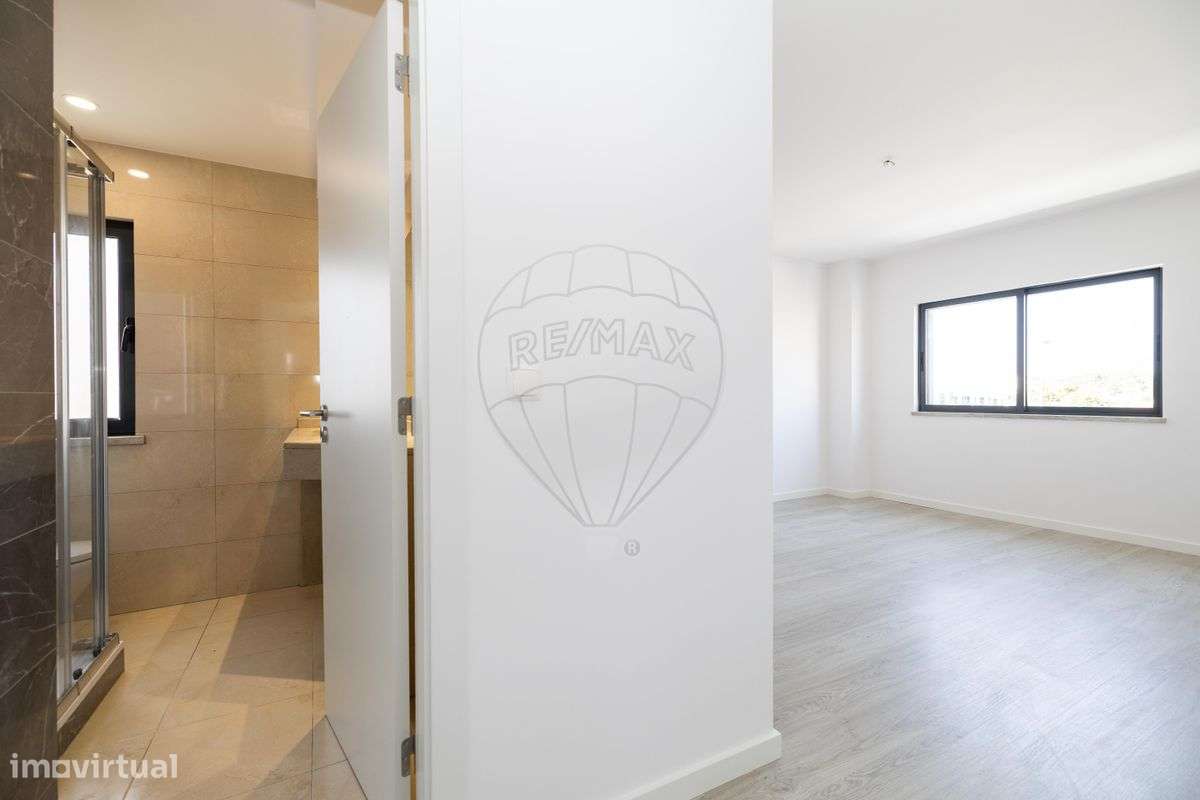 Moradia T4 para venda-13