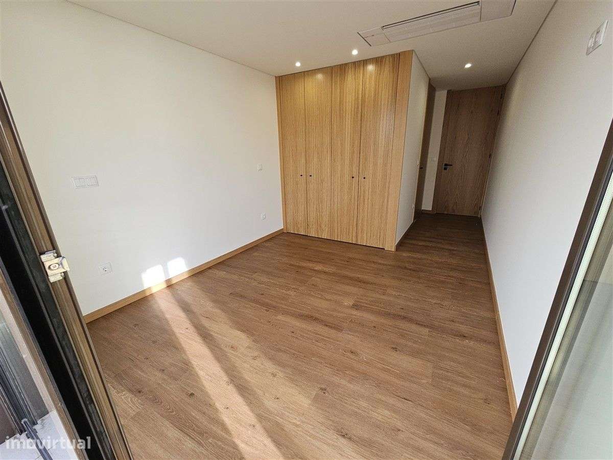 Moradia T2 Nova-2ª linha de Mar-Aver-o-Mar-Póvoa de Varzim-9