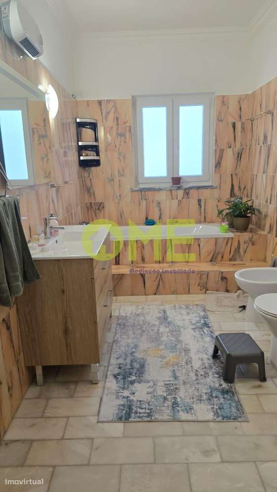 Moradia T6, com 5 000m2 de terreno-9