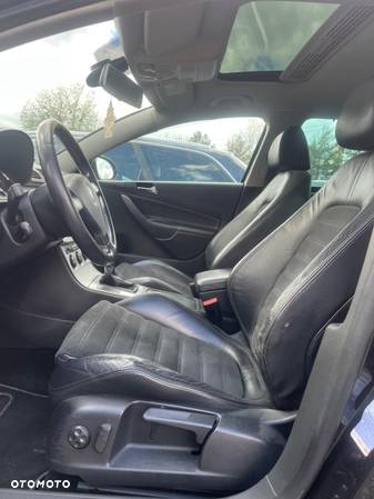 Volkswagen Passat Variant 2.0 TDI BlueMotion Technology Highline - 16