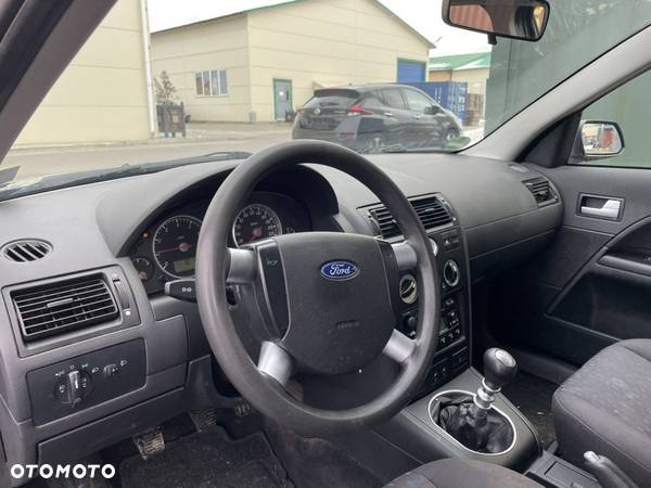 Ford Mondeo 1.8 Ambiente - 12