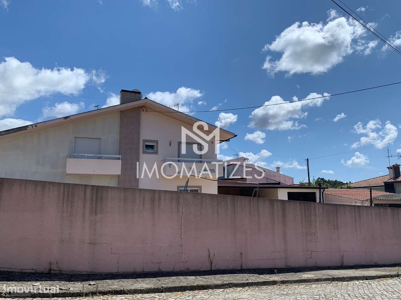 Moradia T5 em Remodelação na Trofa - Zona da Abelheira-1