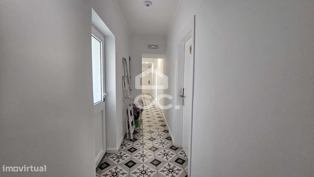 Alojamento com 10 quartos, pronto a rentabilizar, com obras recentes e-37