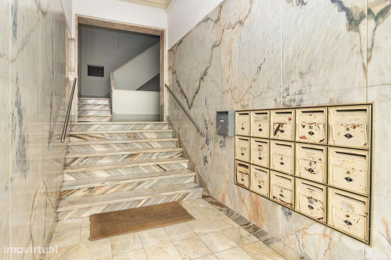 Apartamento T2, no Laranjeiro, perto do base Naval do Alfeite, 1º anda - Grande imagem: 4/33