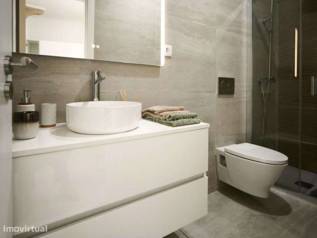 Apartamento T3 totalmente remodelado, com arrecadação, em Benfica.-15