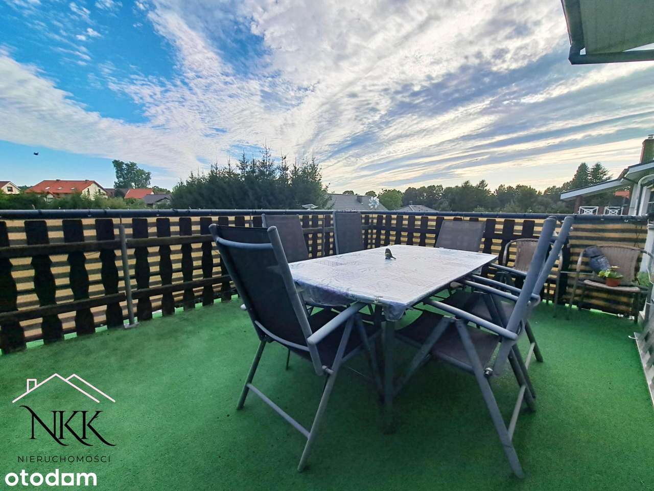 Rodzinny dom z pięknym ogrodem, stawem i 2 garażami -Lubniewice-7