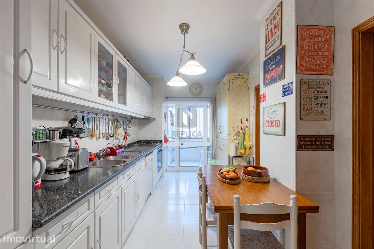 Apartamento T4 Com áreas generosas em Vilar do Paraíso-3