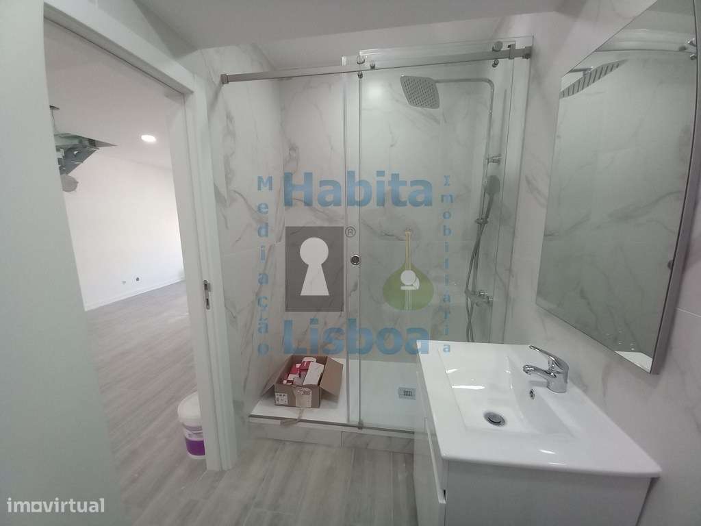 Duplex T3 Com Terraço junto à Praia Costa da Caparica-39