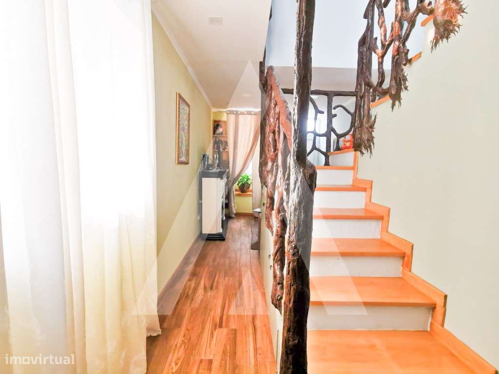 Moradia situada no prestigiado Bairro da Beira-Mar. - Grande imagem: 4/11