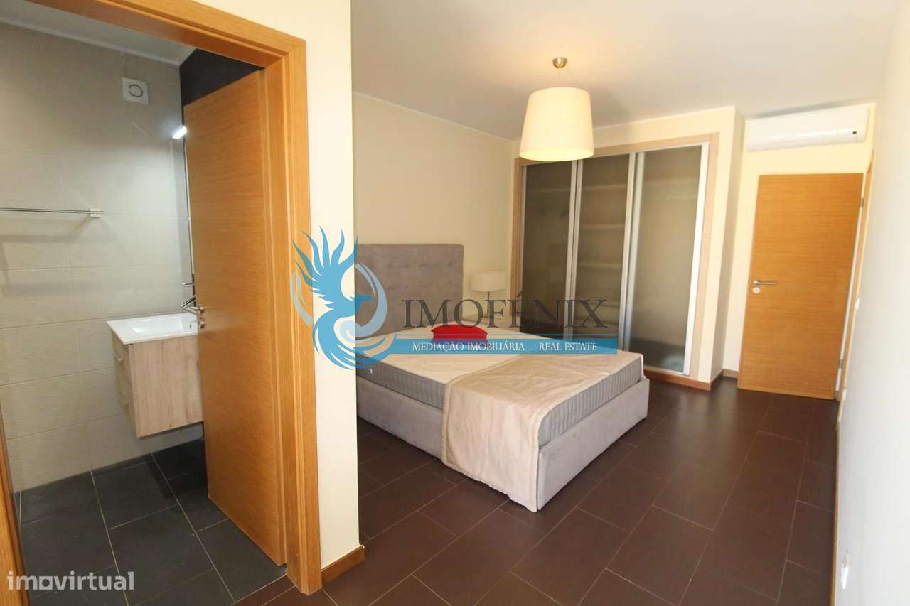 Moradia Geminada renovada T2+1 com piscina e garagem- Patroves- Albufe-21