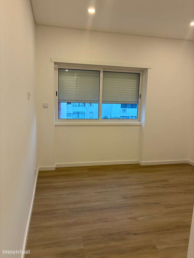 Apartamento T4 em Barreiro com Excelente Localização-28