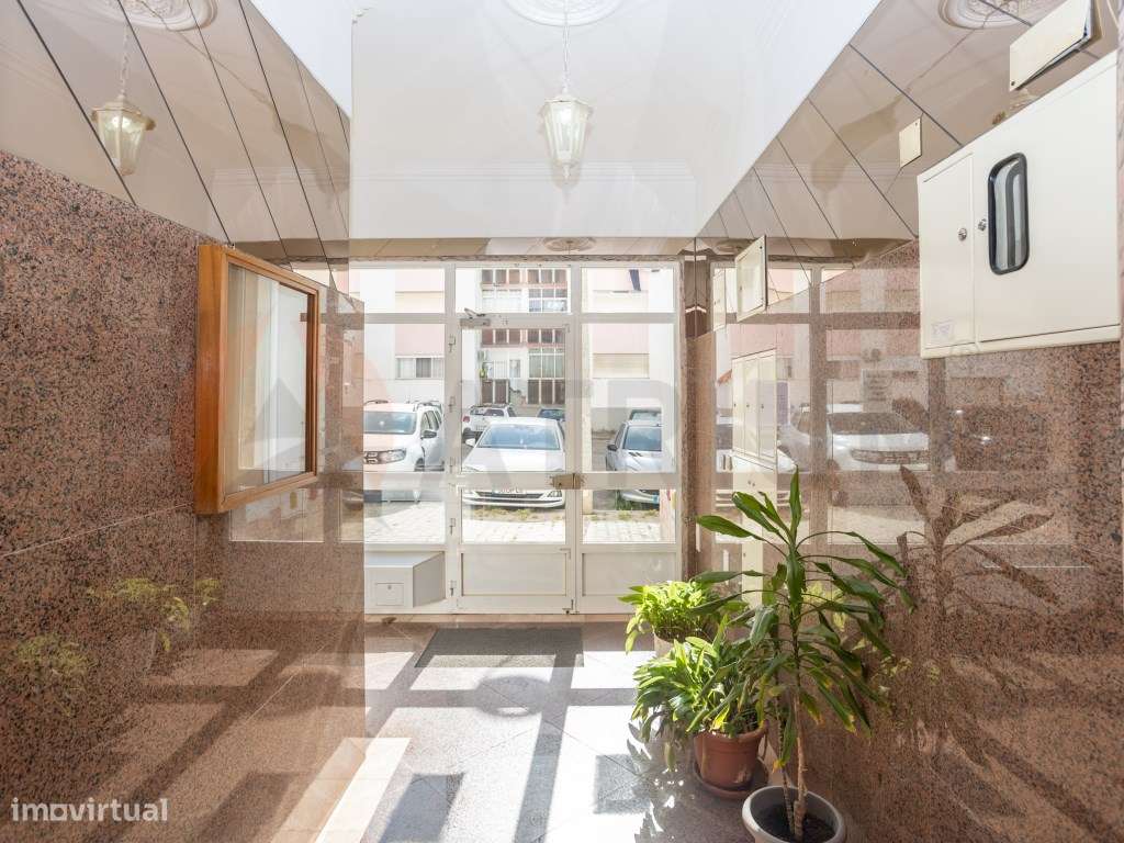 Apartamento T2 - Setúbal (Vale do Cobro) Remodelado com Varanda-29