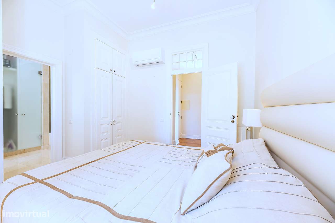 T3 duplex Monte Estoril com vista mar e terraço-34