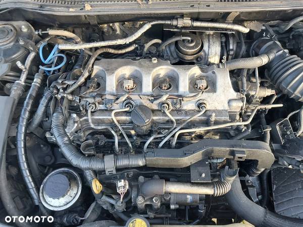 Toyota Avensis T25 2.2 Diesel Cały na części wszystkie części - 13