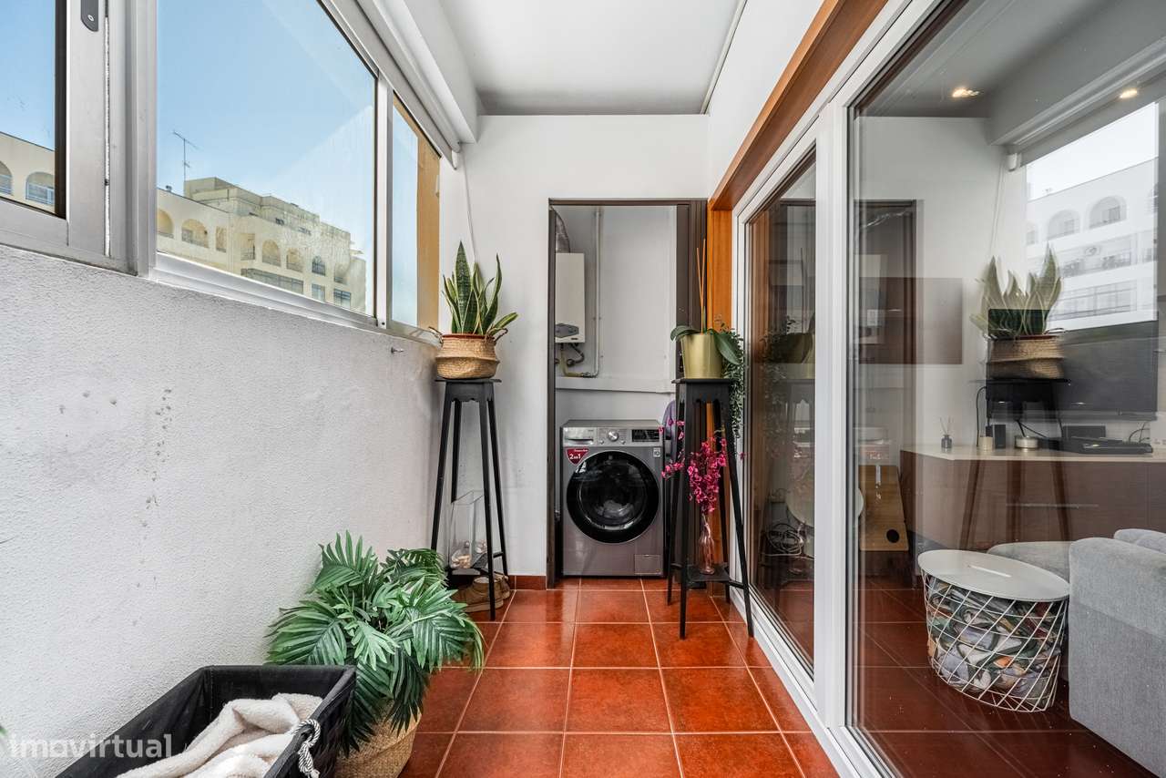 Apartamento T2+2 em plena Avenida da Liberdade-25