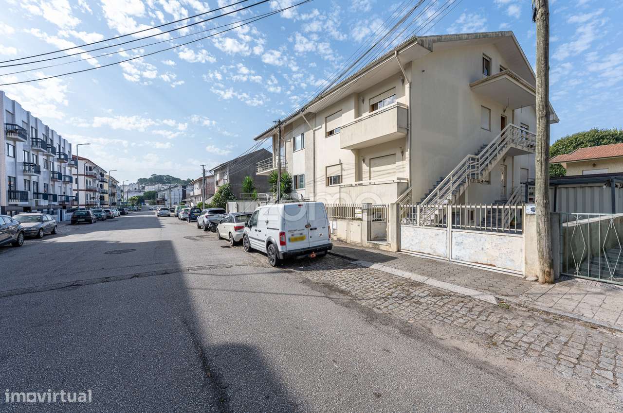 Andar-Moradia T3 em Vilar de Andorinho, Vila Nova de Gaia - Grande imagem: 2/34