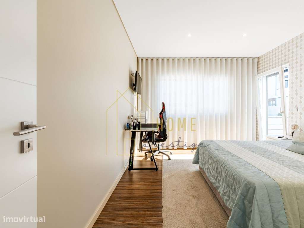 Moradia T4 na Urbanização Jardins de Santiago- Setúbal-26