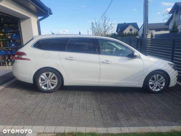 Peugeot 308 1.6 BlueHDi Allure S&S - 5