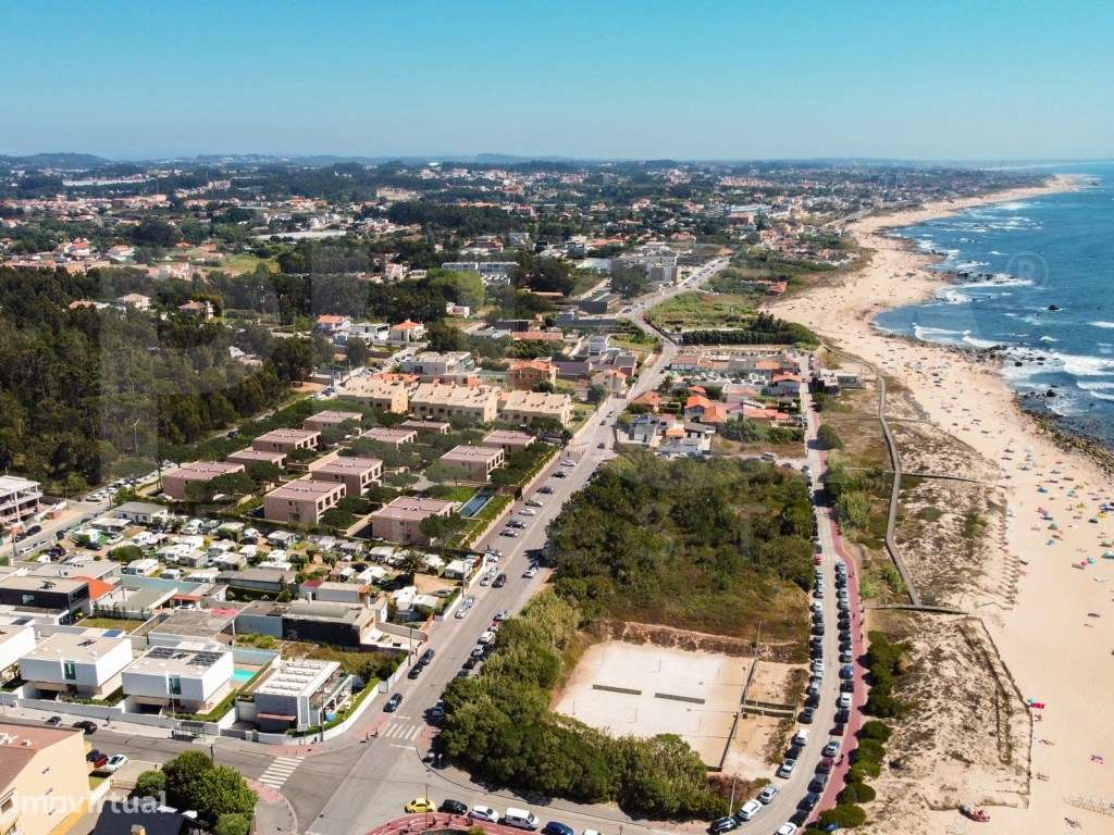 Moradia T4 na Madalena - Design Contemporâneo junto ao mar-7