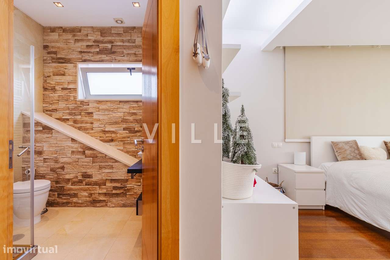 Moradia T4 com piscina aquecida e garagem dupla-44