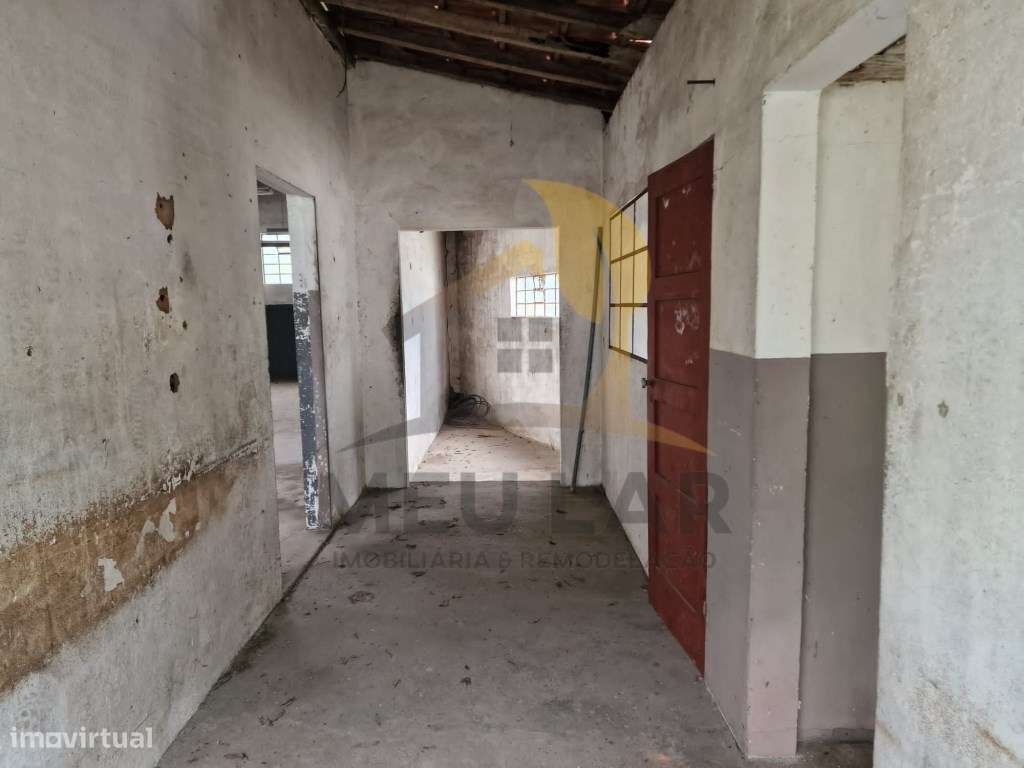 Armazém em S. João da Madeira-5