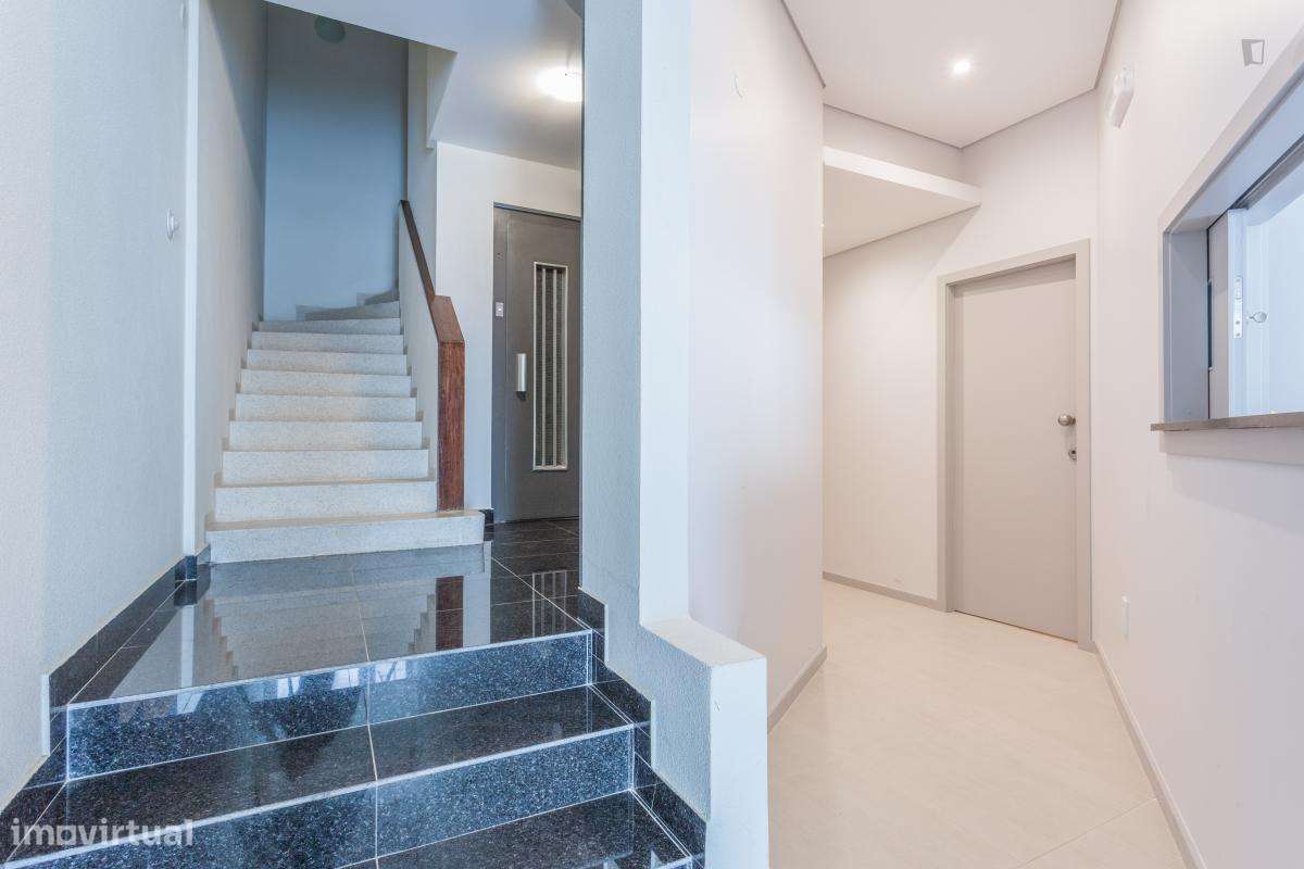 Apartamento com 1 quartos - localizado em Santo Ildefonso Porto - Grande imagem: 5/10