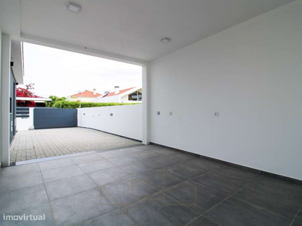 Moradia Isolada T4 - inserida em lote 420m2 - Aldeias de Irmaos - A...-50