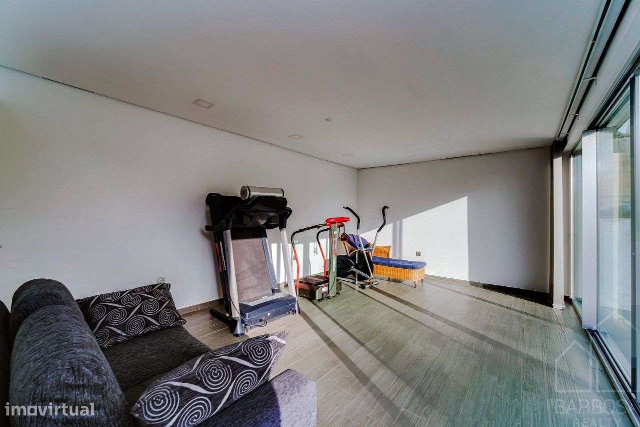 V.N.Gaia - Fantástica V4 (4 suites) c/430m2, piscina - Lote c/1370m2-54