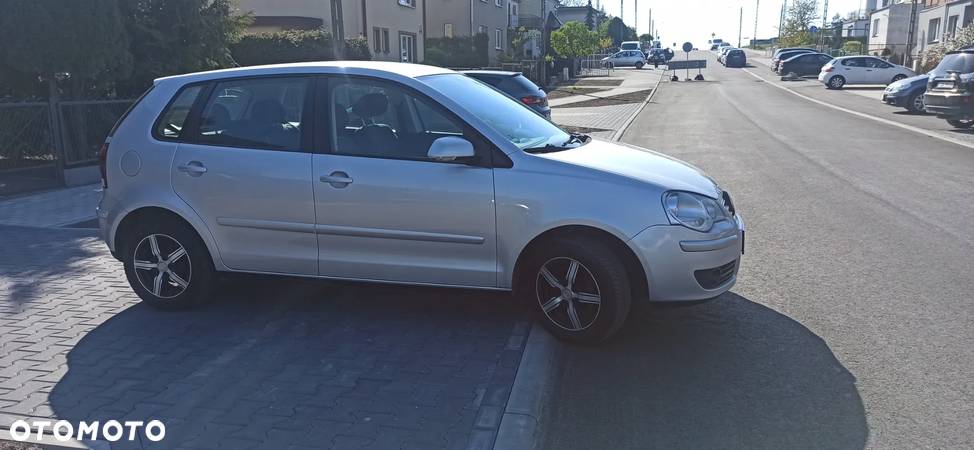 Volkswagen Polo 1.4 16V Comfortline - 25