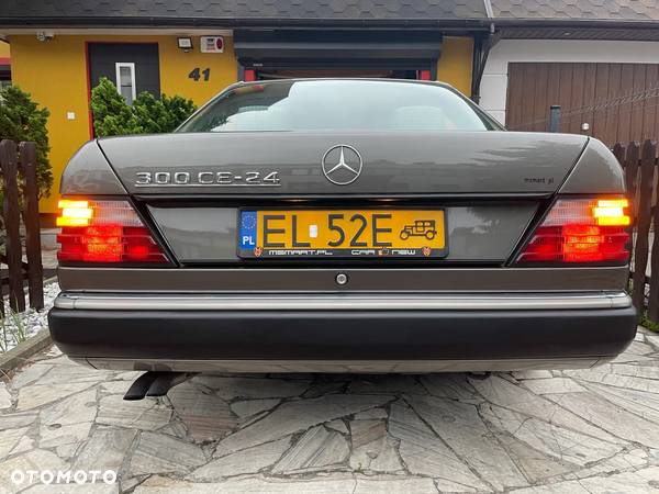 Mercedes-Benz W124 (1984-1993) - 11